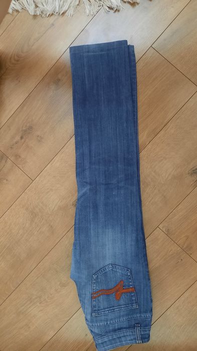 Продам джинсы б/у