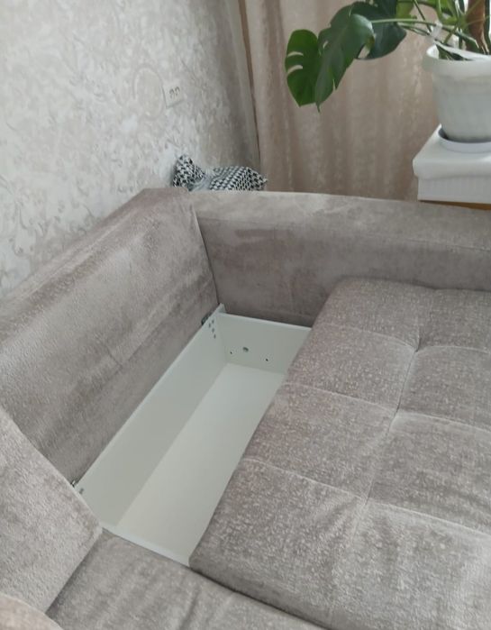 Диван продается. В отличном состоянии.