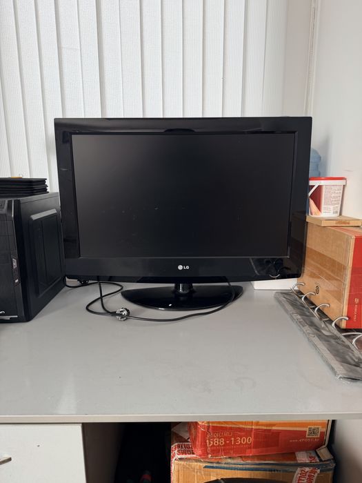Телевизор LG в хорошем состоянии