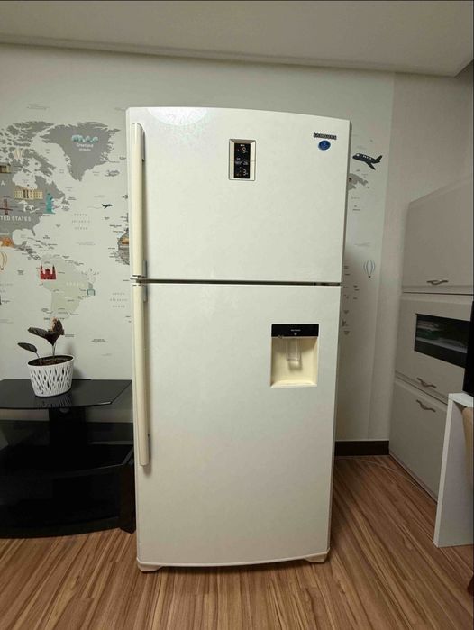 Холодильник большой продам. Доставка до квартиры!