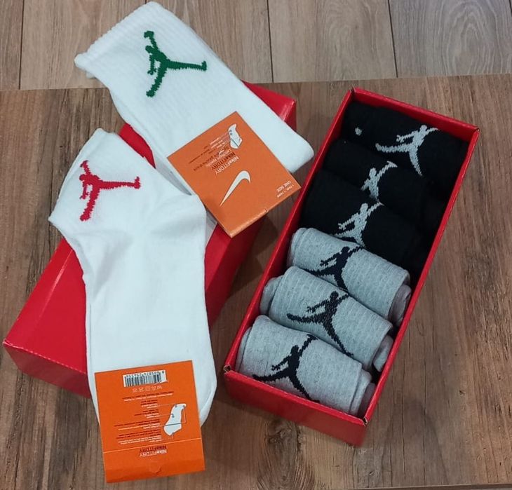 Чорапи на топ цена!