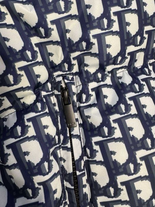 Dior-Оригинален чисто нов двулицев дамски елек S-M размер