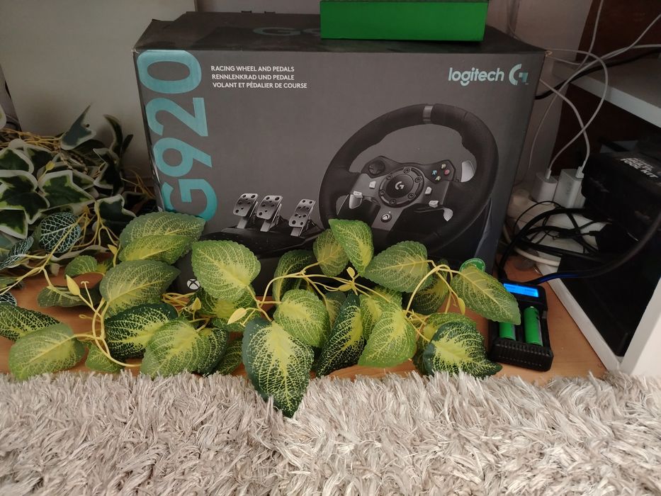 Vând volan compatibil pc și xbox