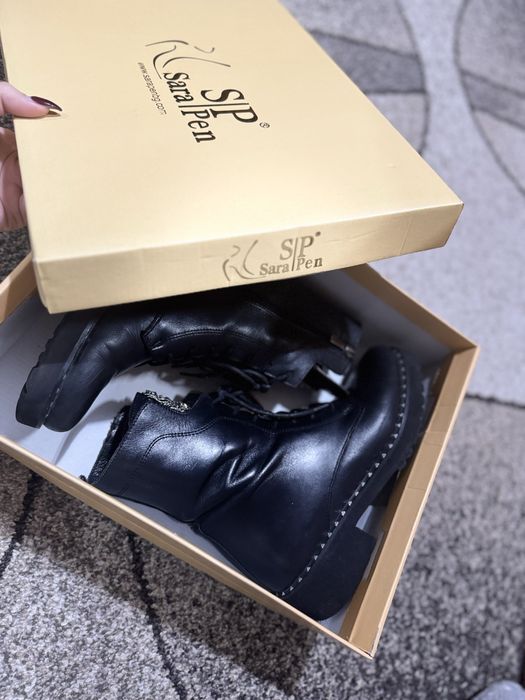 Дамски боти от естествена кожа Sara Pen