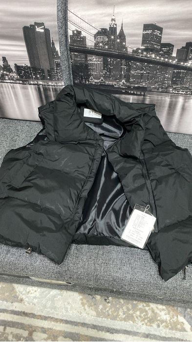 Жилетка безрукавка