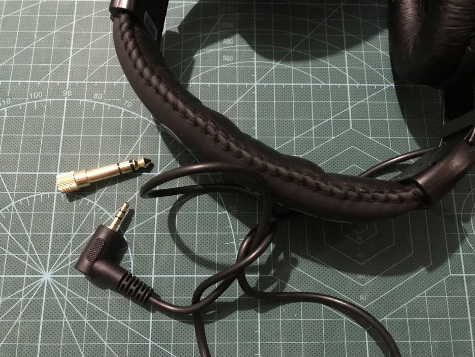 Наушники Behringer