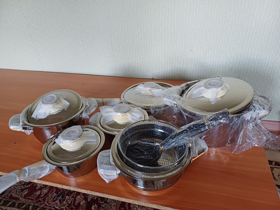 Продаю набор кастрюлей Zepter