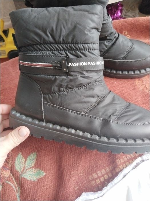 Уги кожа и плащёвка материал