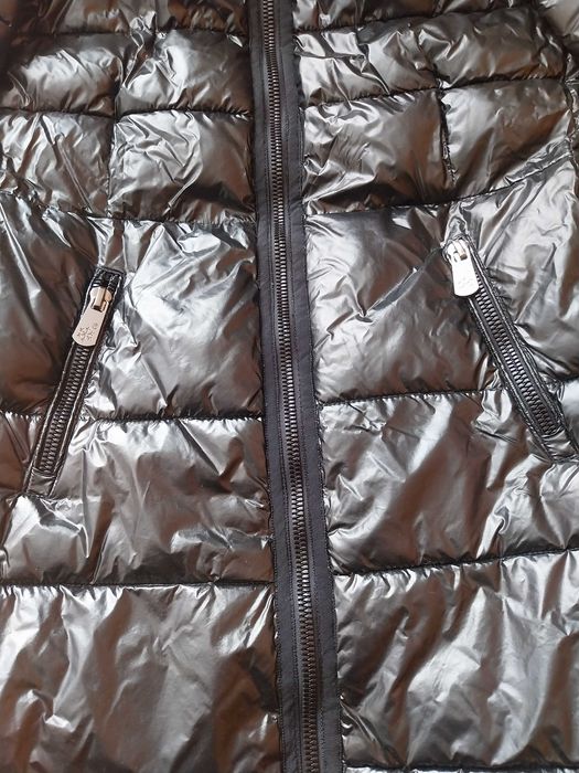 Зимно яке с пухена качулка