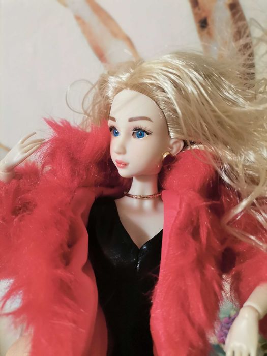 Красива колекционерска кукла MF 32 см