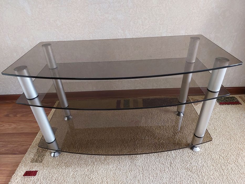 Продам  стеклянный столик