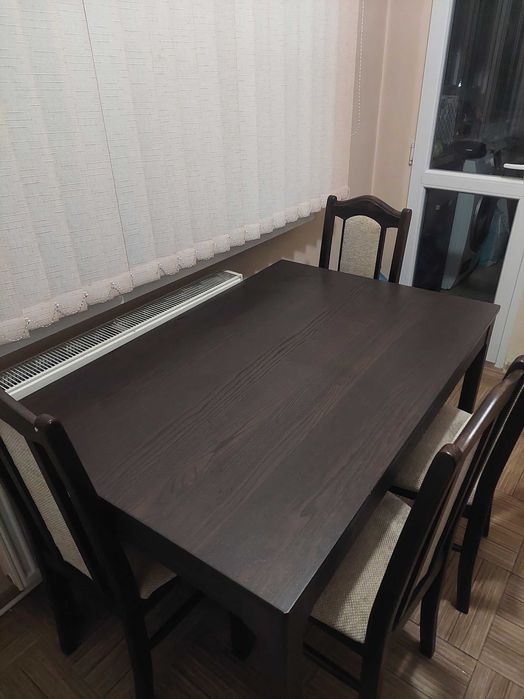 Разтегателна трапезна маса