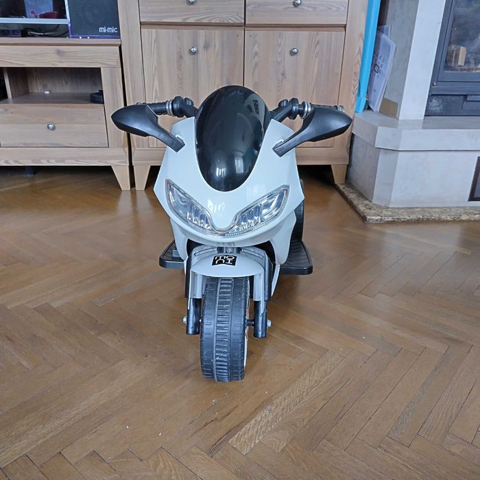 Акумулаторен мотор Moni