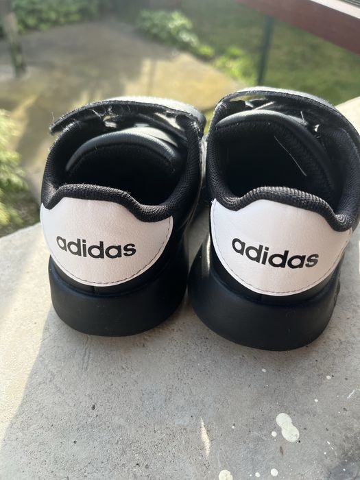 Маратонки Адидас 27 номер