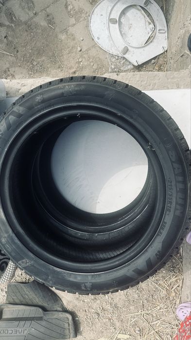 Продам шины размер 215/55/18