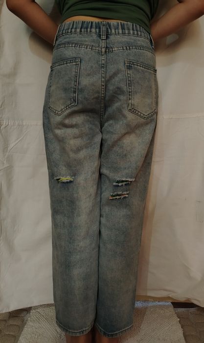 Продаю женские джинсы