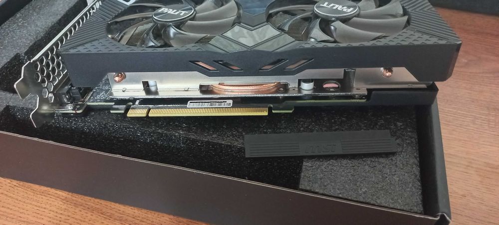 Видеокарта GTX 1660 Super