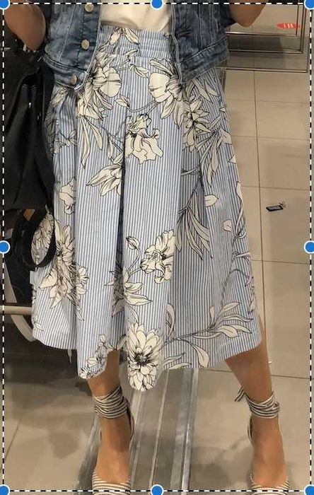 Пола Zara - Като нова, XS размер, но отговаря и за S, с джобове