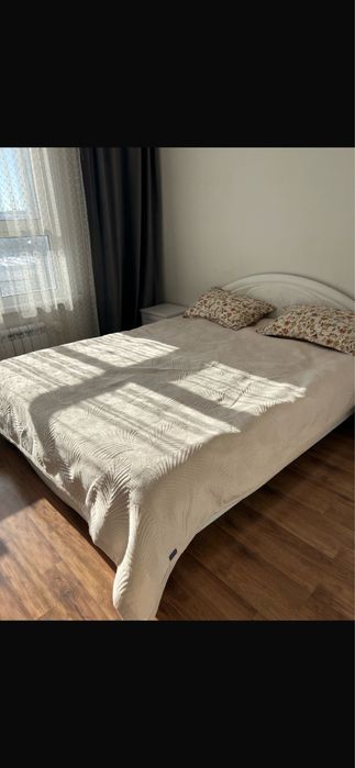 Отдам кровать  2х спальнюю с матрацом