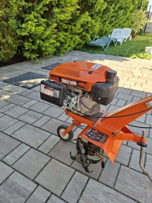 Vând motocultor Ruris