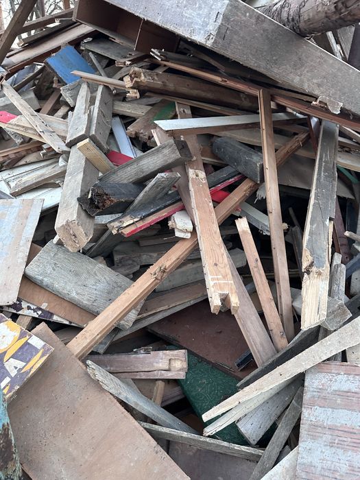 Lemne de foc din demolari