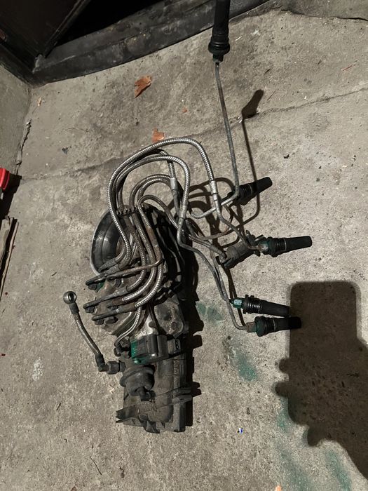 Продам на Ауди в4 2,3 дозатор сборе