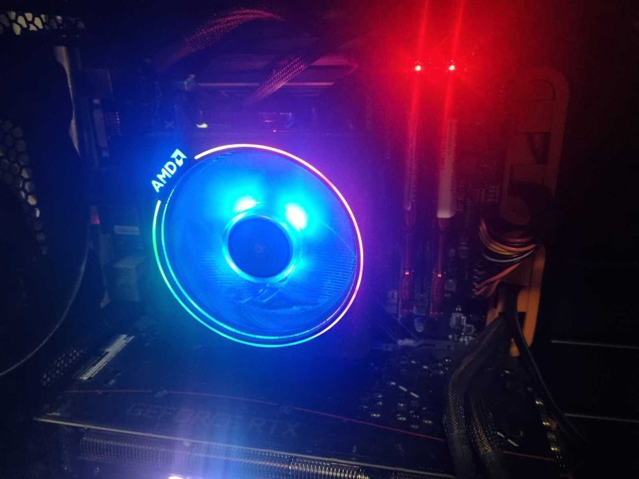 Геймърски настолен компютър. EVGA RTX 3070,  Ryzen 7 3700x, MSI X470, 16GB DDR4, 750W