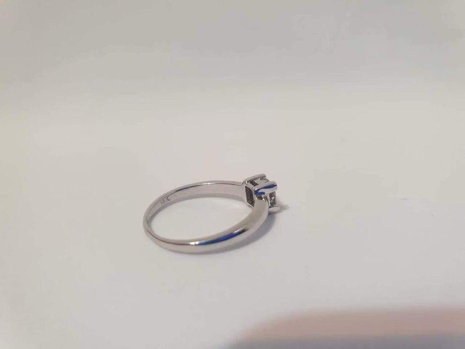 inel din aur alb de 14k,cu diamante de 0,15k