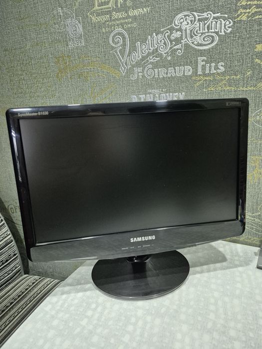 Монитор Samsung 19 дюймов