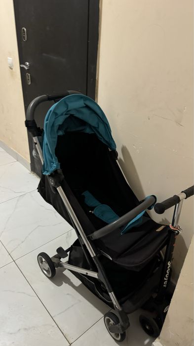 Продам прогулочную коляску