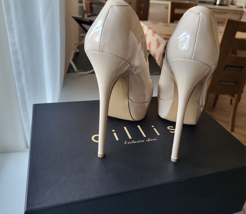 Официални обувки естествена лачена кожа, с висок ток, 37 номер