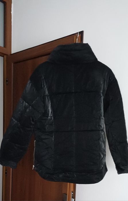 Geaca neagra de iarna