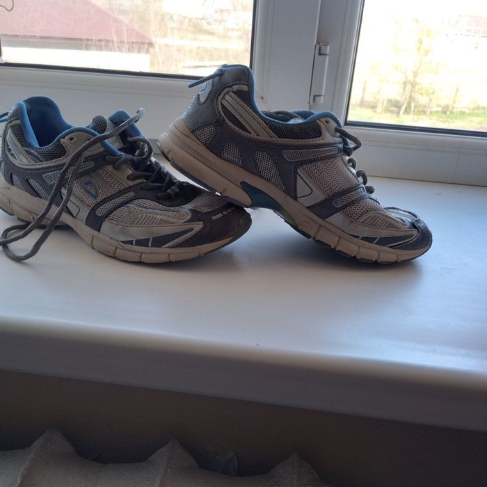 Кроссовки Демикс