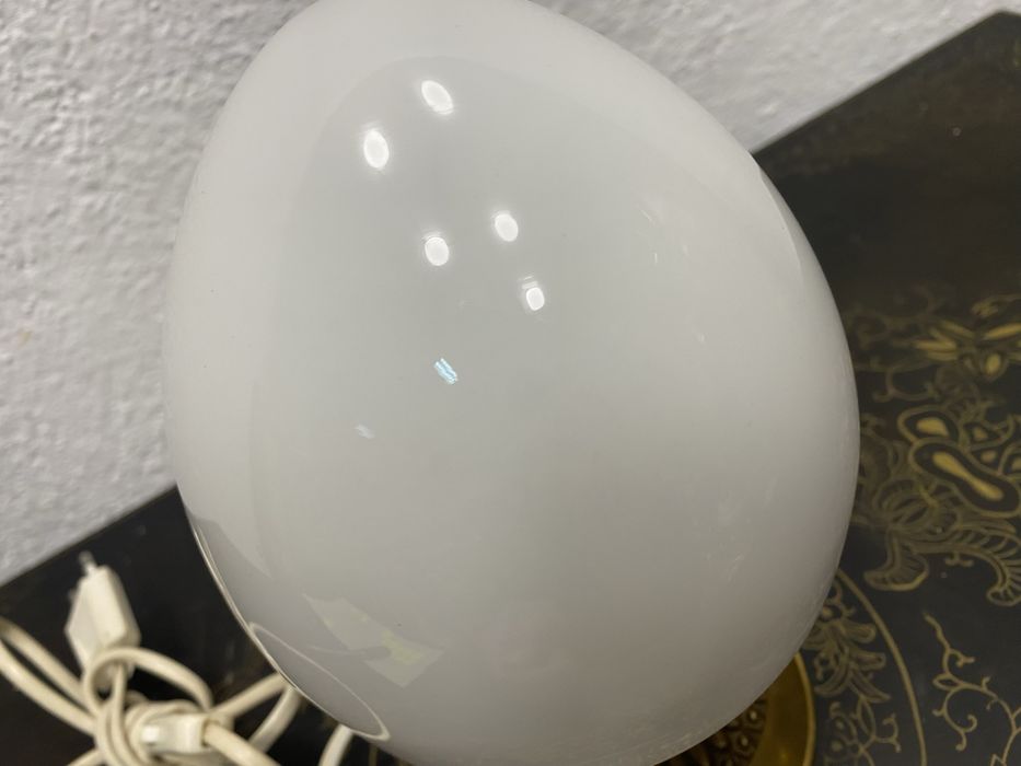 Италианска бастолна лампа с млечно бяло стъкло