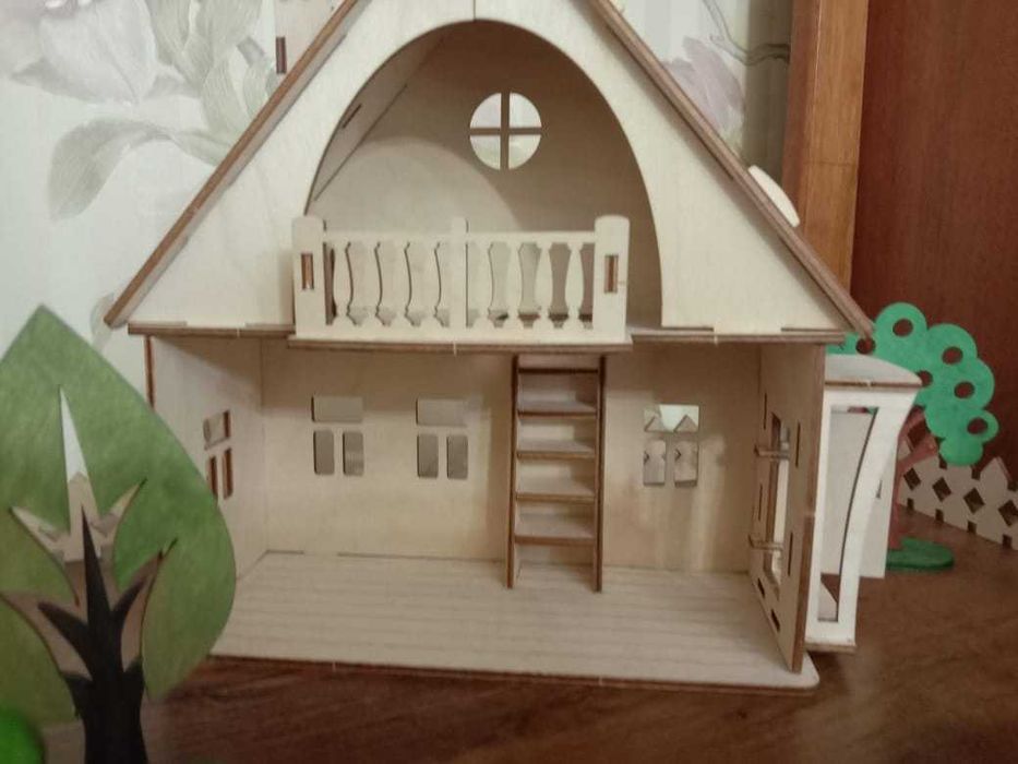 игрушка домик деревянный