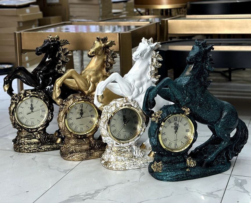 Статуэтка - часы "Статуэтка лошадь с часами 75 см  " символ нового год