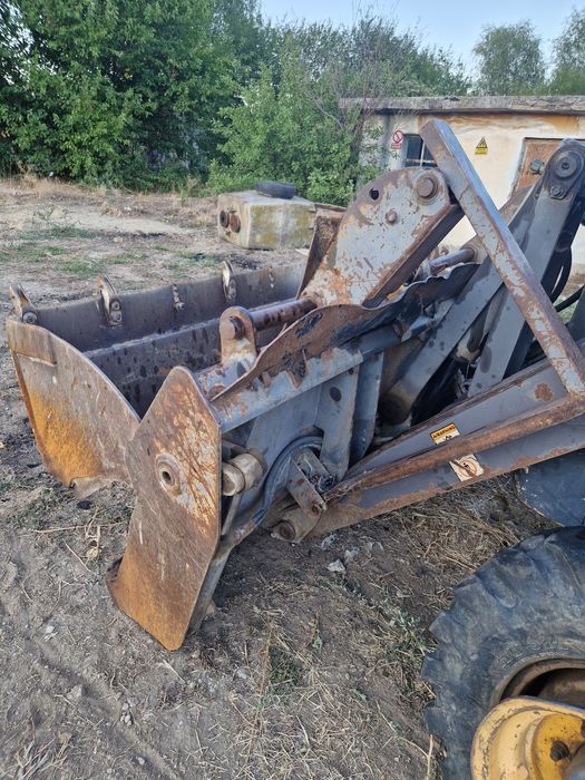 Cupă față multifuncțională Buldoexcavator Volvo BL61