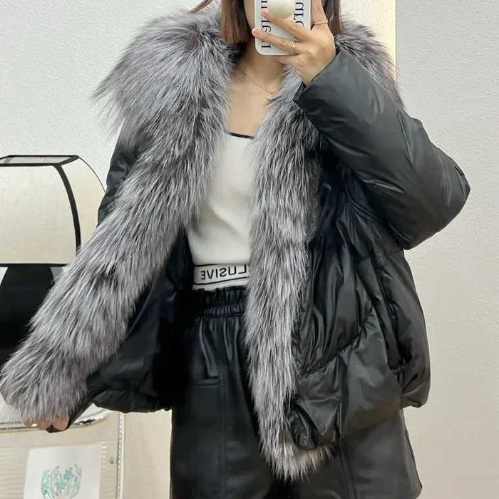 Дамски парки и елеци от естествен косъм