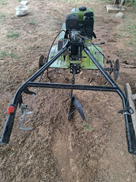 Vând motosapa, motocultor pe benzina 4 timpi