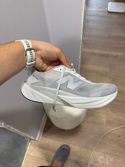 New Balance FuelCell Rebel v4