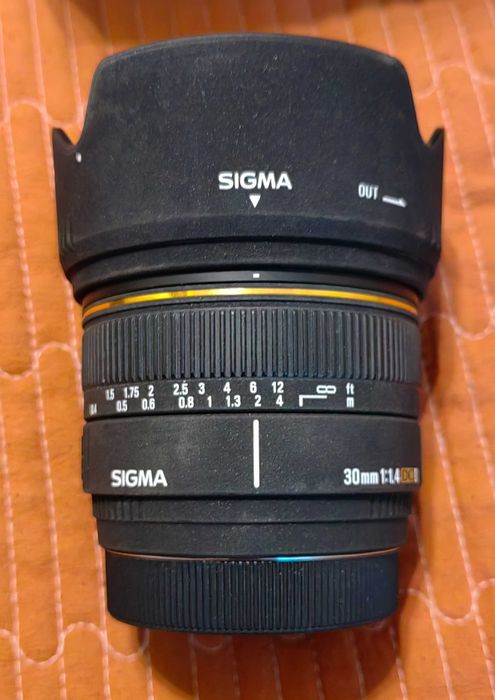 Объектив Sigma DC 30mm f1,4