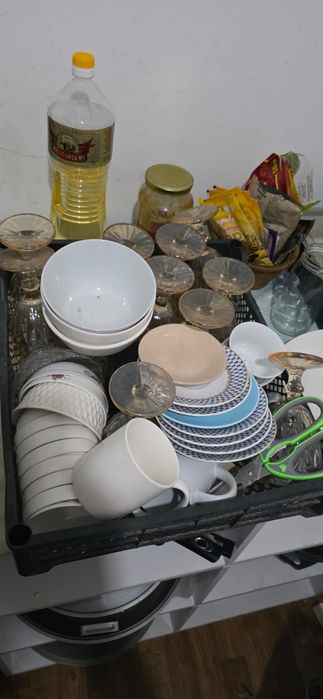Продам посуду для столовой