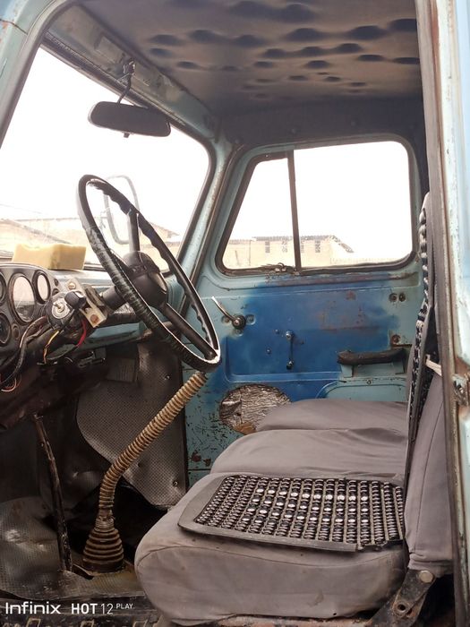 Gaz 53 srochni sotiladi