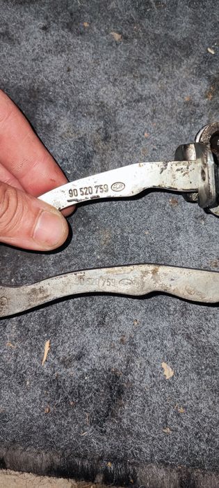 Предни ограничители за врати Опел астра г