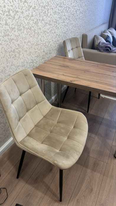 Продам стол и 2 стула