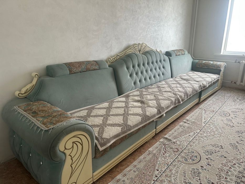 Диван длинный отличная