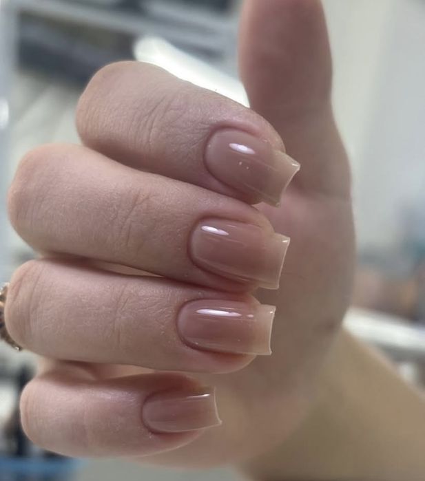 Маникюр и наращивание ресниц