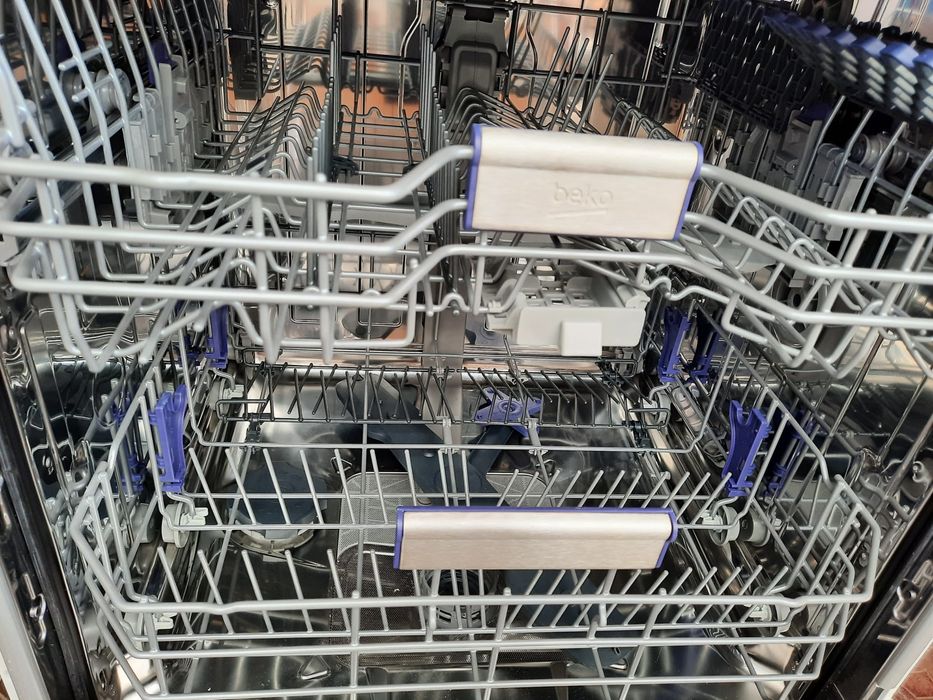 Masina spalat vase Beko den38530wad