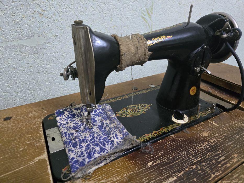 Швейная машинка Ласточка