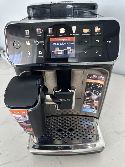 Philips LatteGo 5400 EP5447 – Espressor automat, sistem LatteGo, stare foarte bună